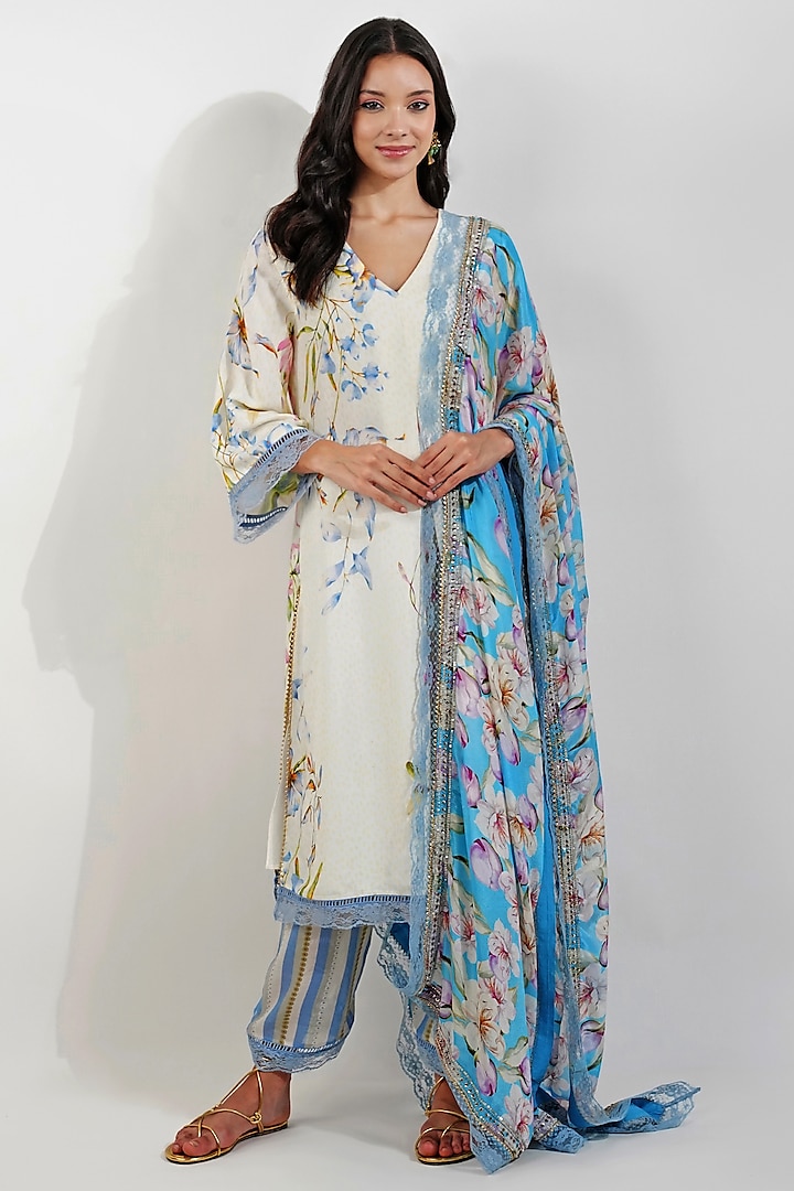 White Viscose Muslin Floral Printed Kurta Set by Devyani Mehrotra at Pernia's Pop Up Shop