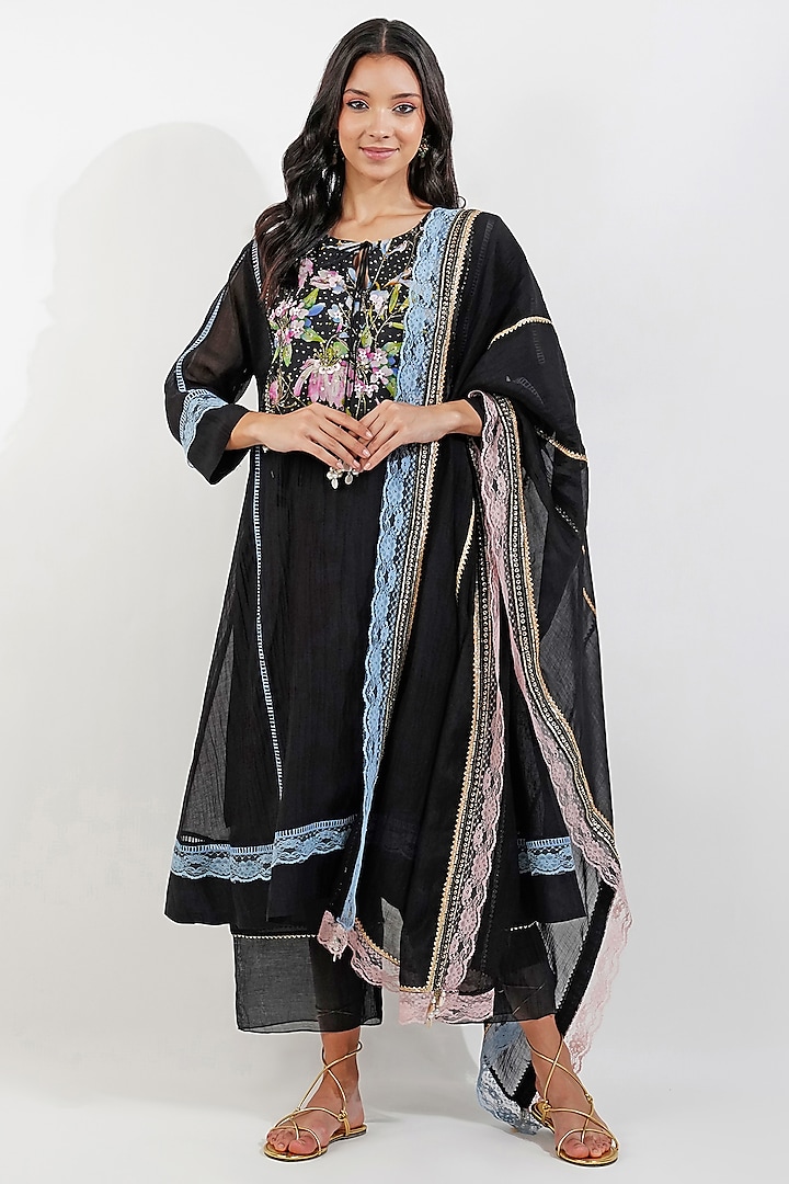 Black Chanderi Floral Printed & Sequins Embroidered Kurta Set by Devyani Mehrotra at Pernia's Pop Up Shop