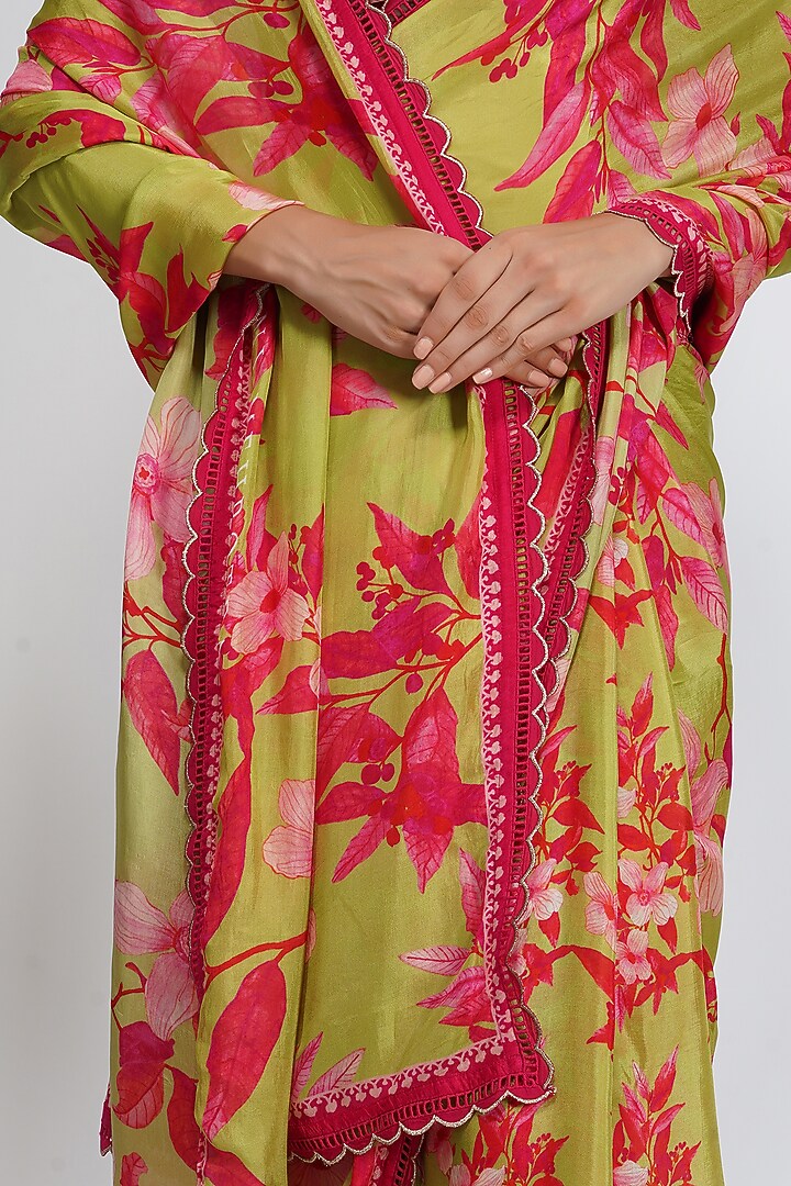 Mehendi Green Viscose Satin Georgette Floral Printed Party Wear Saree Set by Devyani Mehrotra at Pernia's Pop Up Shop