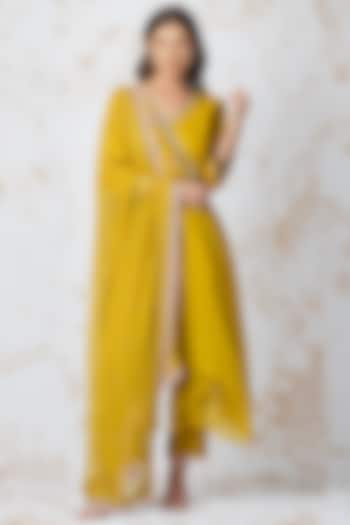 Yellow Embroidered Asymmetric Kurta Set by Devyani Mehrotra