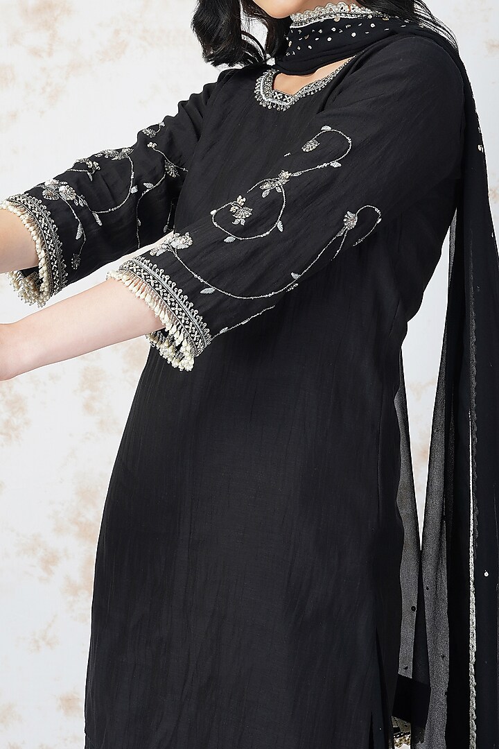 Black Chanderi Gharara Set by Devyani Mehrotra at Pernia's Pop Up Shop