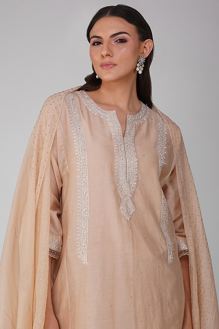 Beige Chanderi Embroidered Kurta Set by Devyani Mehrotra at Pernia's Pop Up Shop