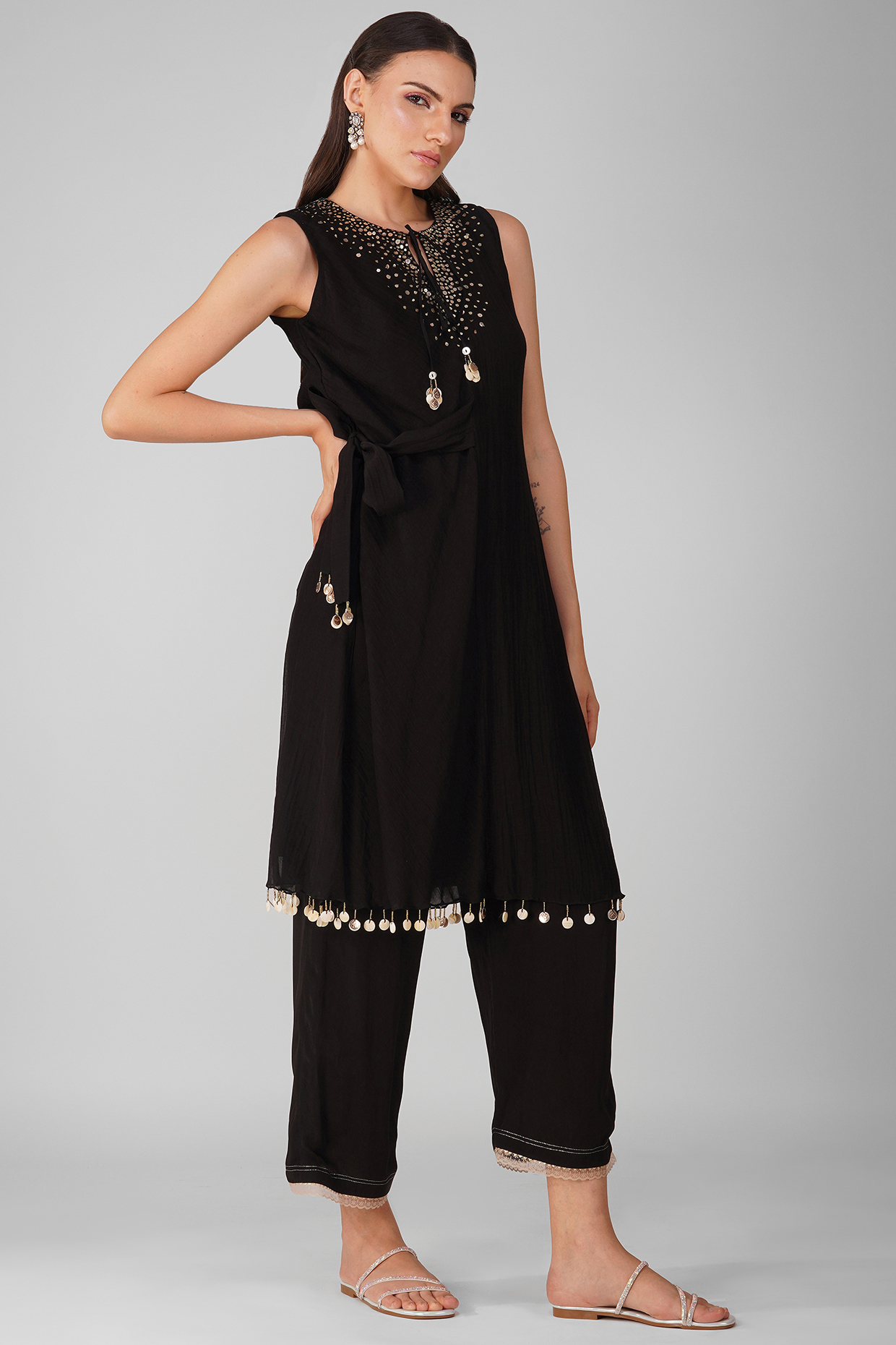 Black Chanderi Embroidered Tunic Set by Devyani Mehrotra at Pernia's Pop Up Shop