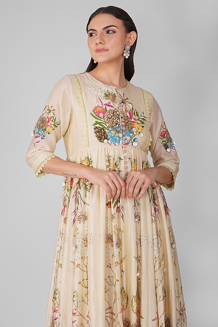 Beige Muslin & Chiffon Printed Bridal Anarkali Set by Devyani Mehrotra at Pernia's Pop Up Shop