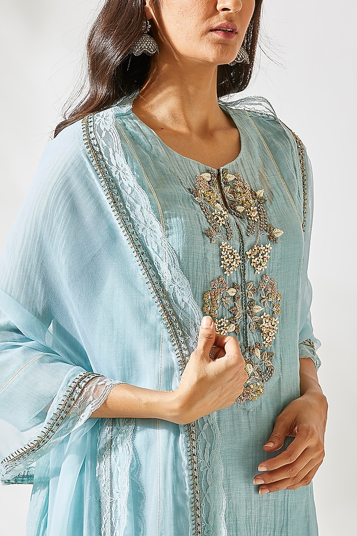 Sky Blue Embroidered Kurta Set by Devyani Mehrotra at Pernia's Pop Up Shop