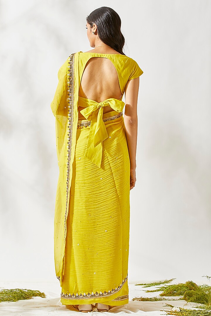 Yellow Embroidered Wedding Saree Set by Devyani Mehrotra at Pernia's Pop Up Shop