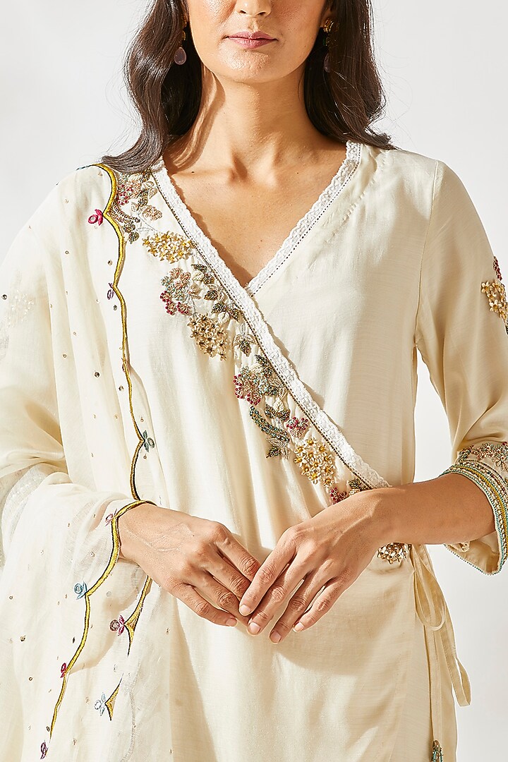 White Chanderi & Viscose Cotton Silk Embroidered Gharara Set by Devyani Mehrotra at Pernia's Pop Up Shop