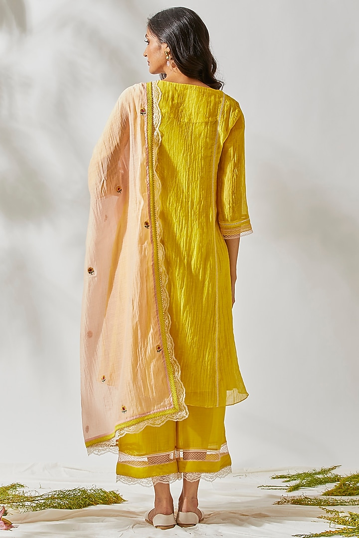Yellow Embroidered Kurta Set For Girls by Devyani Mehrotra - Kids at Pernia's Pop Up Shop