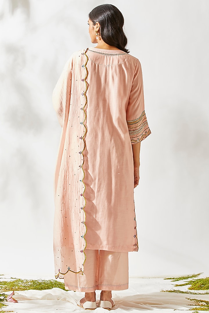 Blush Pink Embroidered Kurta Set For Girls by Devyani Mehrotra - Kids at Pernia's Pop Up Shop