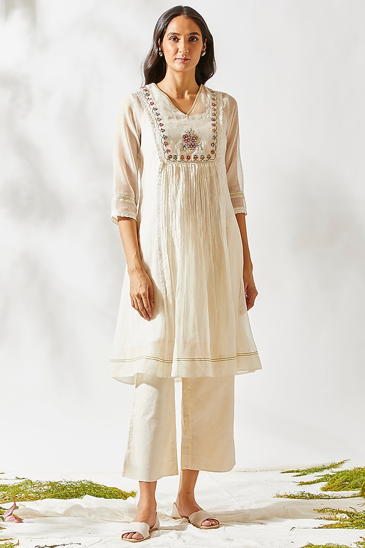 Ivory Embroidered Tunic Set For Girls by Devyani Mehrotra - Kids
