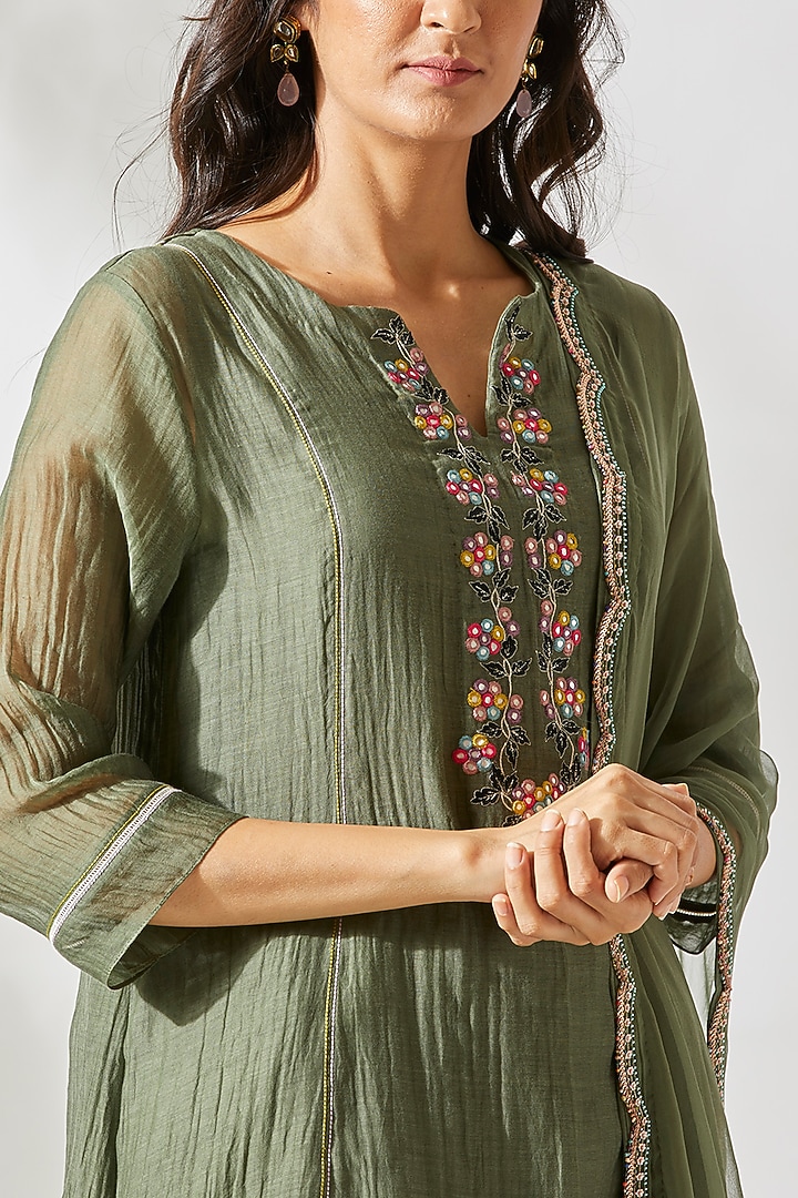 Olive Green Embroidered Kurta Set For Girls by Devyani Mehrotra - Kids at Pernia's Pop Up Shop