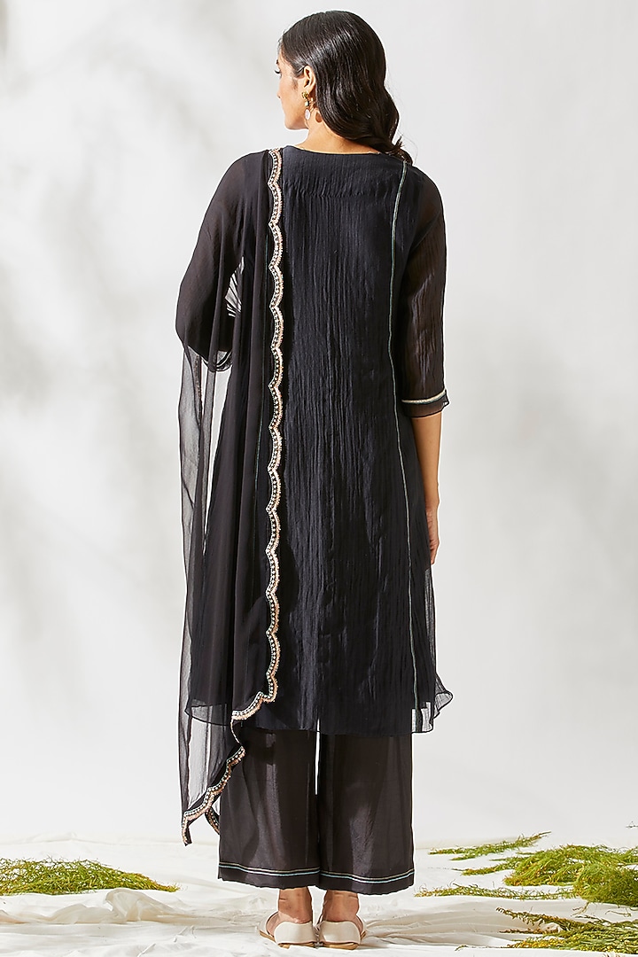 Black Embroidered Kurta Set For Girls by Devyani Mehrotra - Kids at Pernia's Pop Up Shop