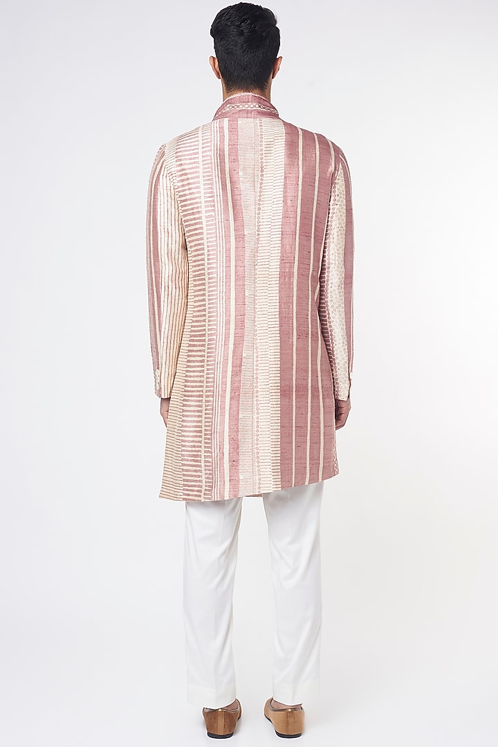 Onion Pink Silk Printed Kurta Set by Divyam Mehta Men at Pernia's Pop Up Shop