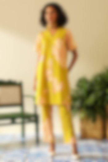 Pistachio Green Mulberry Silk Co-Ord Set by Label Deepika Nagpal at Pernia's Pop Up Shop