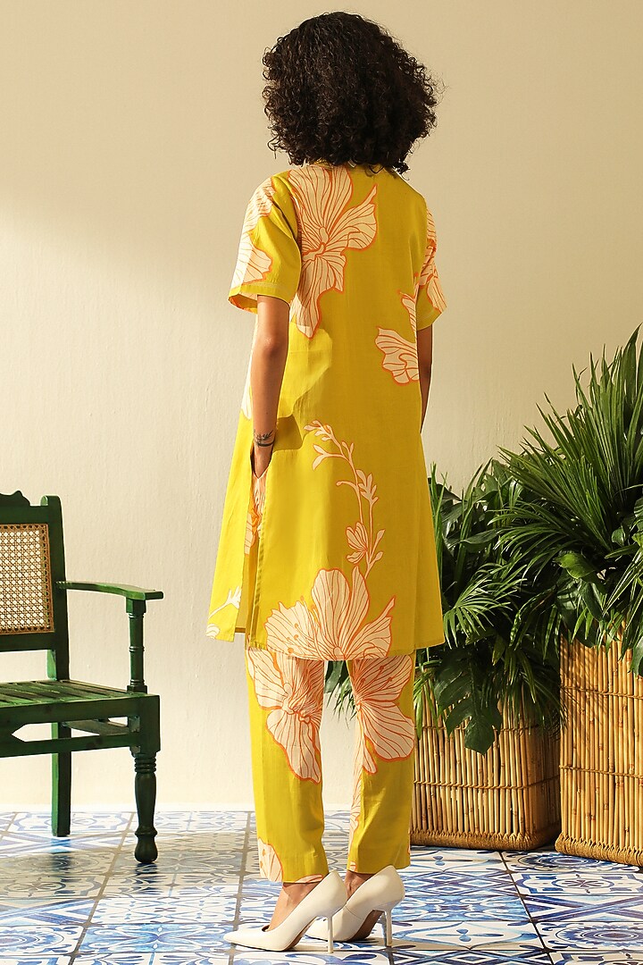 Pistachio Green Mulberry Silk Co-Ord Set by Label Deepika Nagpal at Pernia's Pop Up Shop