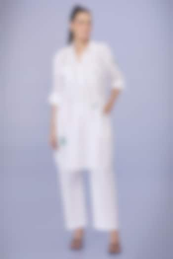 White Blended Linen Embroidered Tunic Set by Dilnaz Karbhary at Pernia's Pop Up Shop