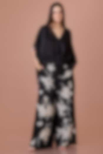 Black Blended Linen Parsi Gara Floral Embroidered Trousers by Dilnaz Karbhary at Pernia's Pop Up Shop