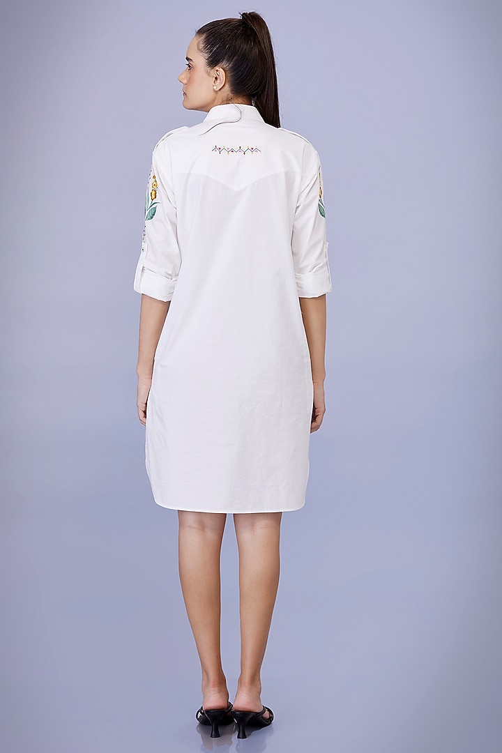White Cotton Floral Embroidered Pathani Tunic by Dilnaz Karbhary at Pernia's Pop Up Shop