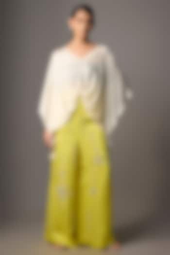 Cream Blended Satin Kaftan by Dilnaz Karbhary at Pernia's Pop Up Shop