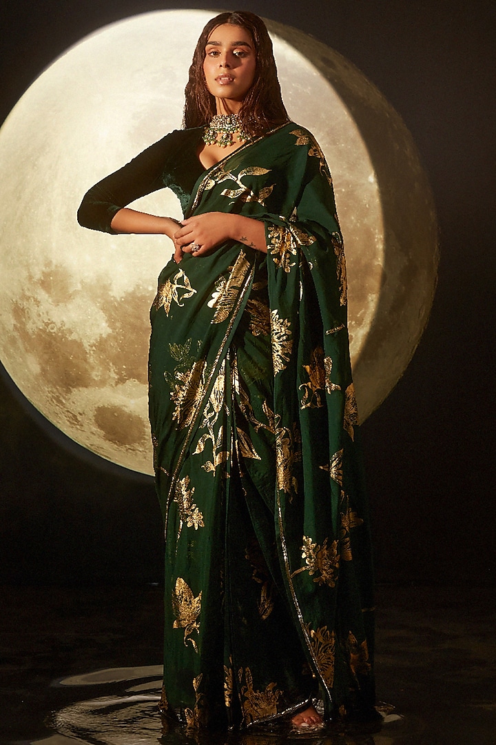 Emerald Green Organza Applique Embroidered & Floral Printed Pre-Draped Saree Set by DOHR INDIA