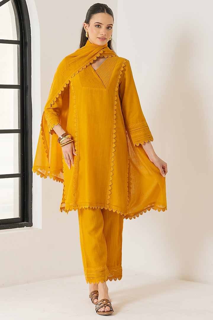 Orange Cotton Chanderi Silk Straight Short Kurta Set by DOHR INDIA at Pernia's Pop Up Shop
