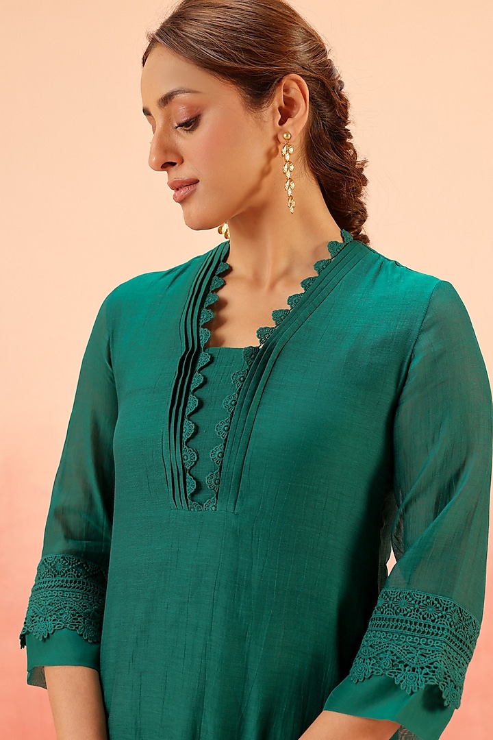 Green Cotton Silk Short Straight Kurta Set by DOHR INDIA at Pernia's Pop Up Shop