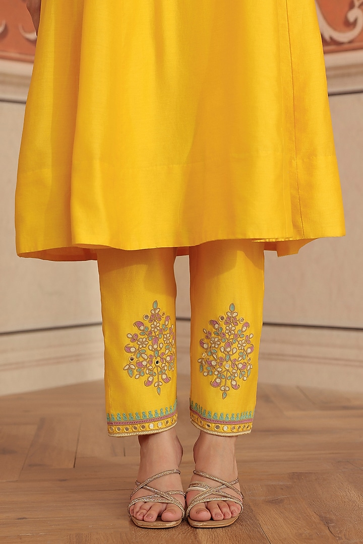 Yellow Silk Chanderi Dori & Mirror Work Kurta Set by DOHR INDIA at Pernia's Pop Up Shop