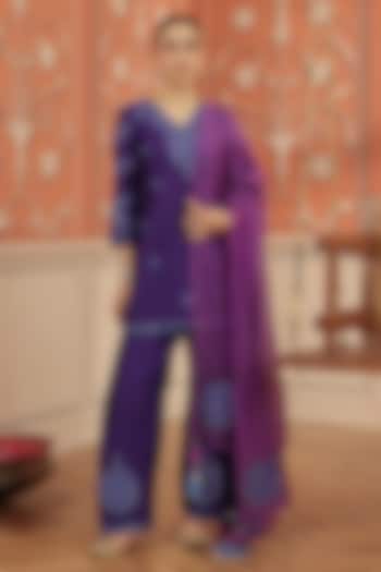 Purple Silk Chanderi Dori & Mirror Hand Embroidered Kurta Set by DOHR INDIA at Pernia's Pop Up Shop