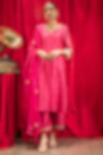 Rani Pink Silk Chanderi Applique Embroidered Kurta Set by DOHR INDIA at Pernia's Pop Up Shop