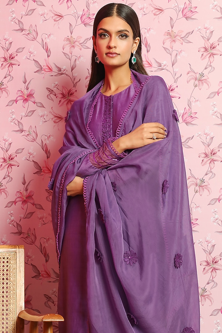Purple Embellished Kurta Set by DOHR INDIA at Pernia's Pop Up Shop