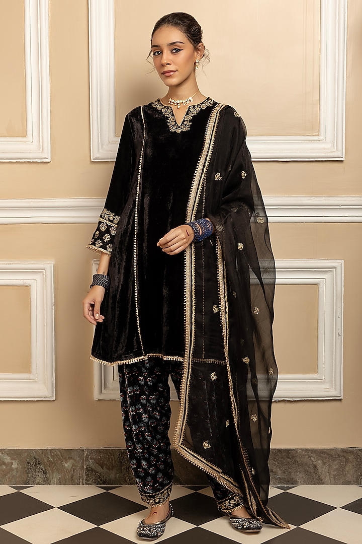 Black Silk Velvet Sequins Embroidered Kurta Set by DOHR INDIA at Pernia's Pop Up Shop