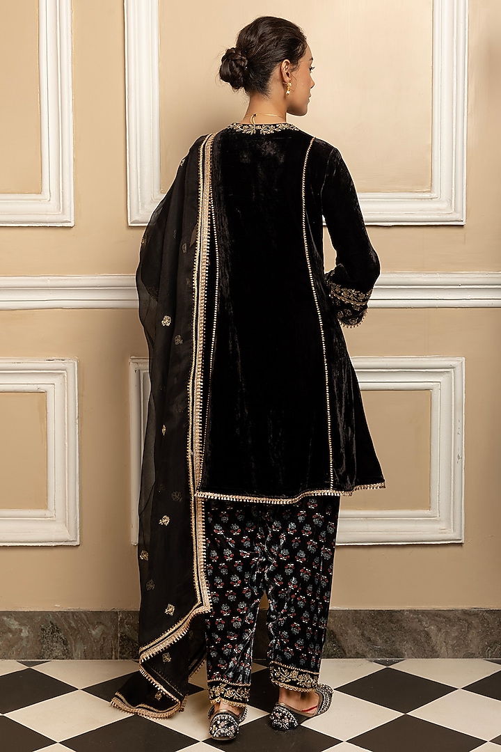 Black Silk Velvet Sequins Embroidered Kurta Set by DOHR INDIA at Pernia's Pop Up Shop
