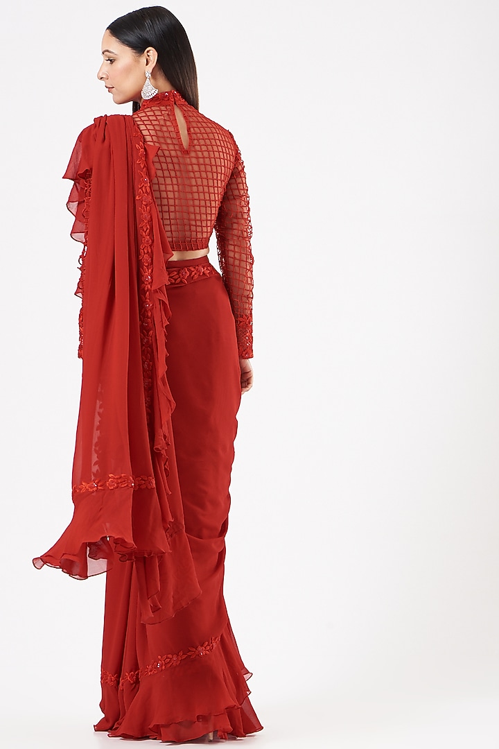 Red Embroidered Pre-Draped Wedding Saree Set by Dolly Nagpal at Pernia's Pop Up Shop
