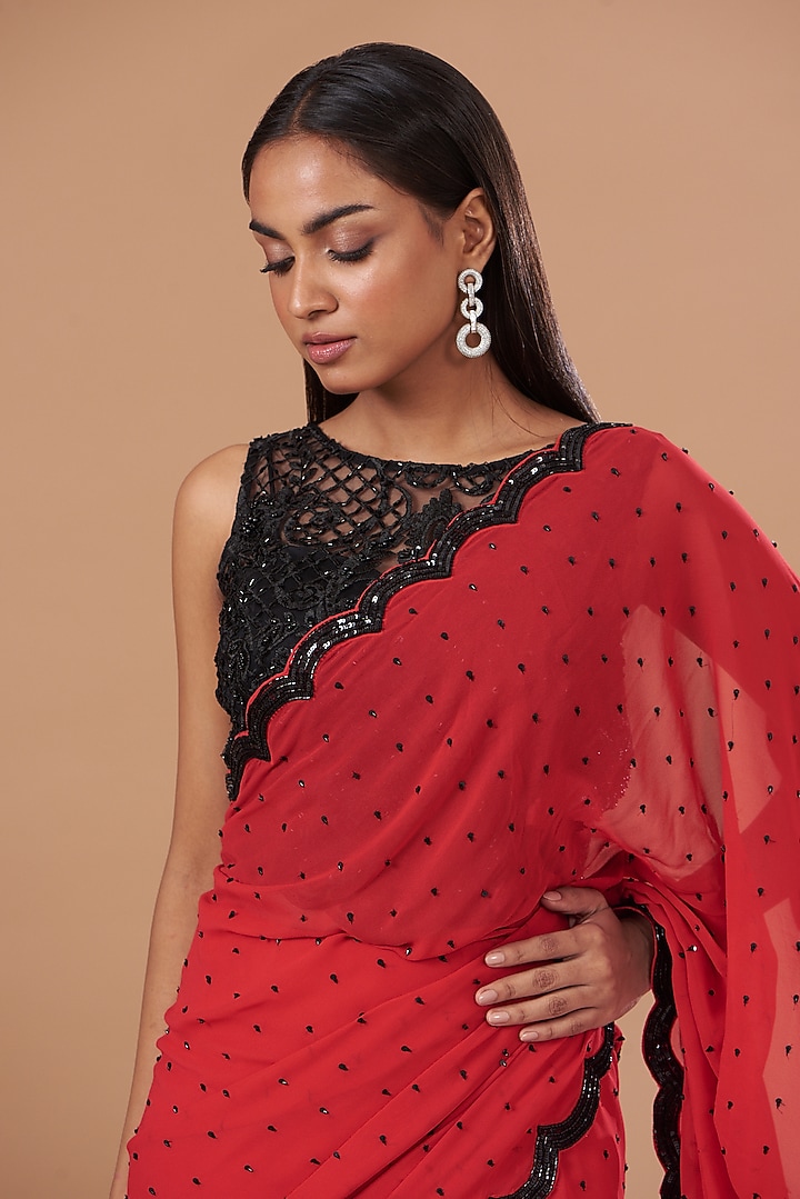 Red Georgette Embroidered Wedding Saree Set by Dolly Nagpal at Pernia's Pop Up Shop