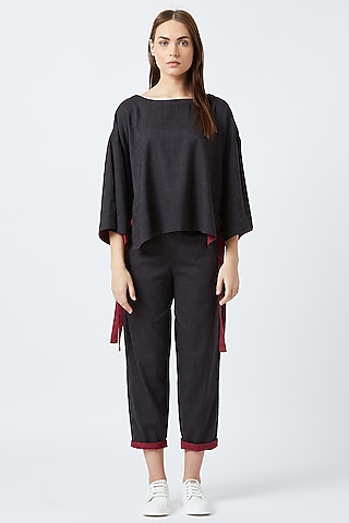 Black Loose Fit Top With Strings by Doodlage