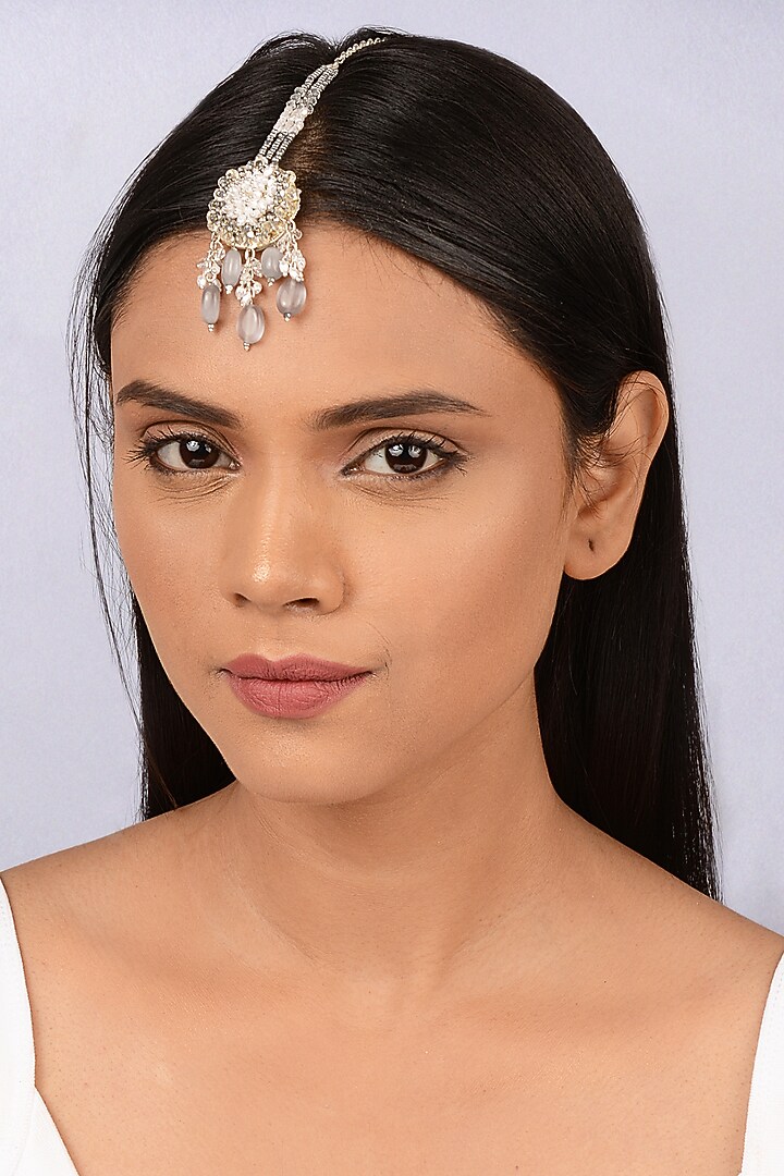 White & Grey Pearl Maang Tikka by House of D'oro at Pernia's Pop Up Shop