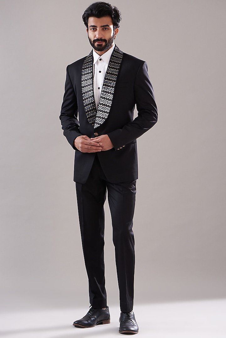 Black Suiting Blazer Set by Design O Stitch Men
