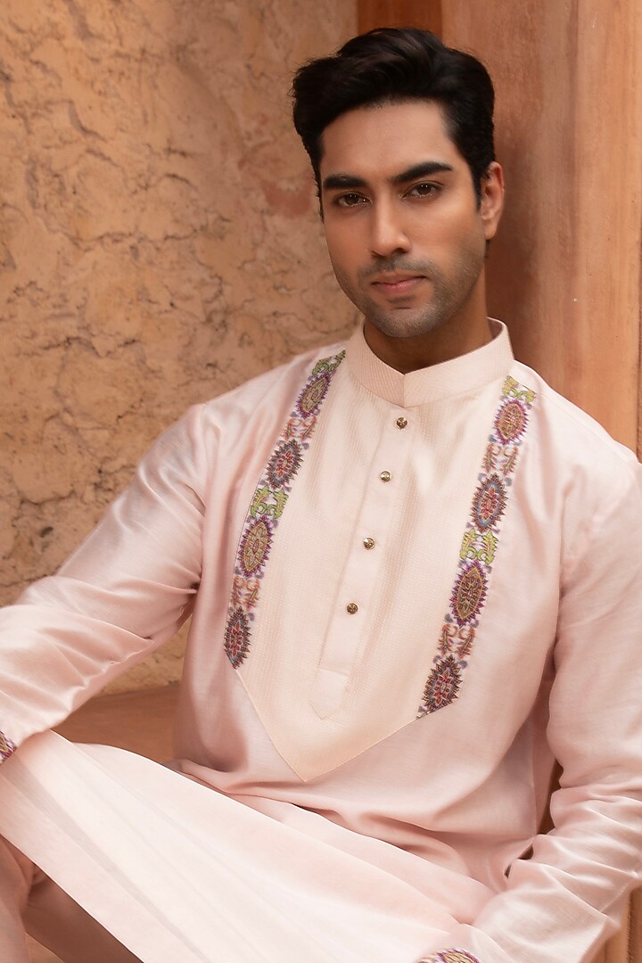 Pastel Pink Silk Hand Embroidered Kurta Set by Design O Stitch Men at Pernia's Pop Up Shop