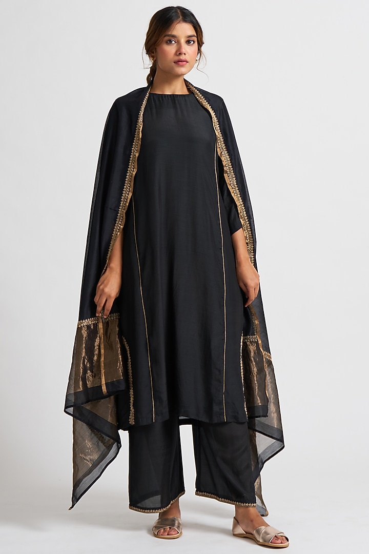 Black Hand Embroidered Kurta Set by Dot at Pernia's Pop Up Shop