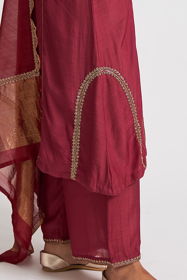 Red Hand Embroidered Kurta Set
by Dot at Pernia's Pop Up Shop