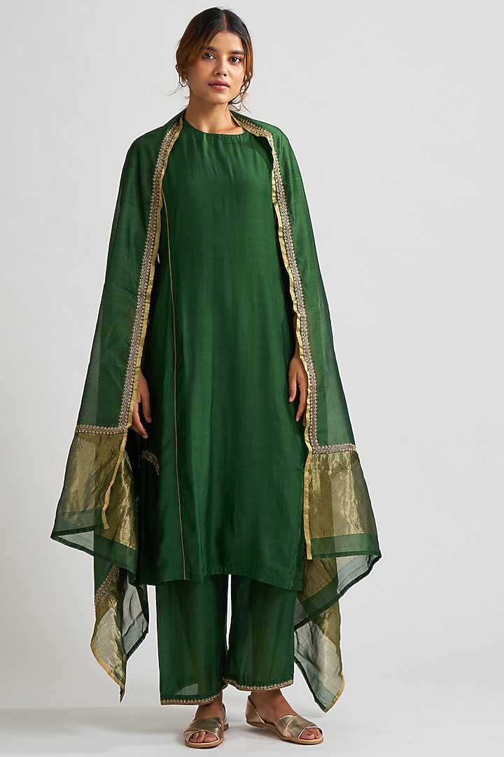Emerald Hand Embroidered Straight Kurta Set by Dot at Pernia's Pop Up Shop