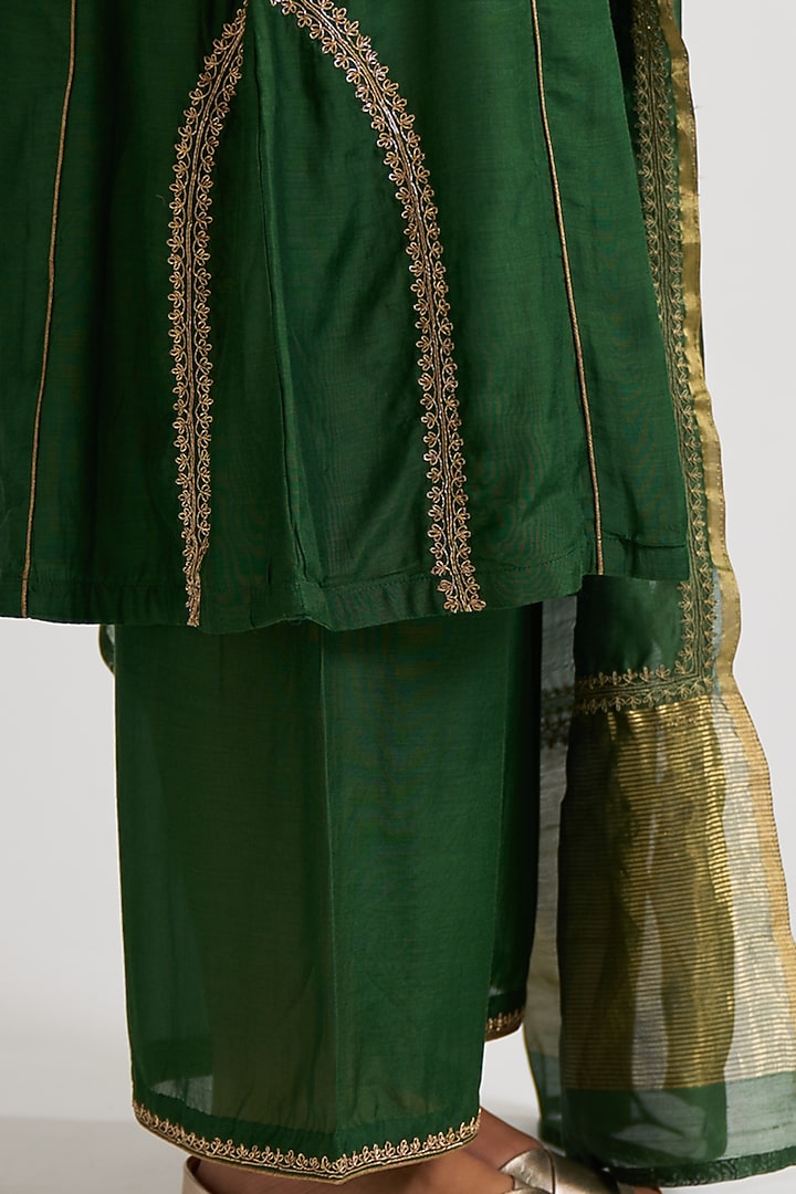 Emerald Hand Embroidered Straight Kurta Set by Dot at Pernia's Pop Up Shop