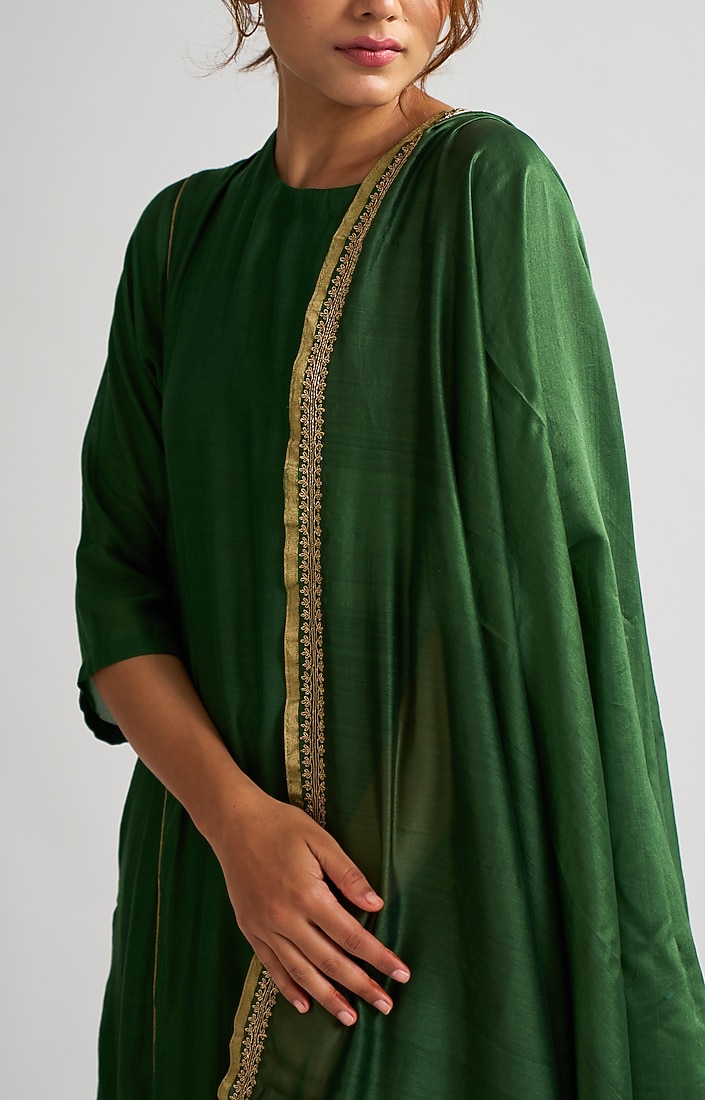 Emerald Hand Embroidered Straight Kurta Set by Dot at Pernia's Pop Up Shop