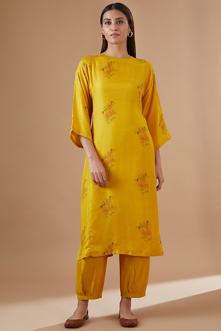 Mustard Habutai Silk Printed Kurta Set by Dot at Pernia's Pop Up Shop