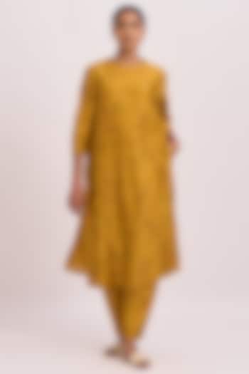 Mustard Printed Kurta Set by Dot at Pernia's Pop Up Shop