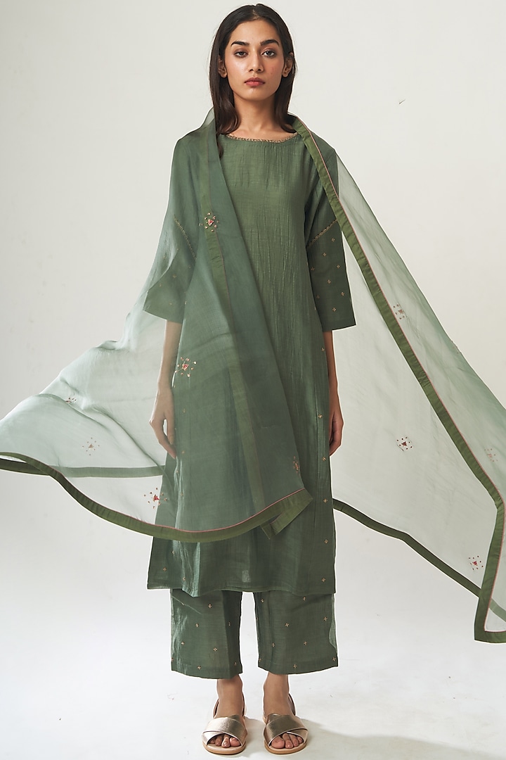 Teal Embroidered Anti-Fit Kurta Set by Dot