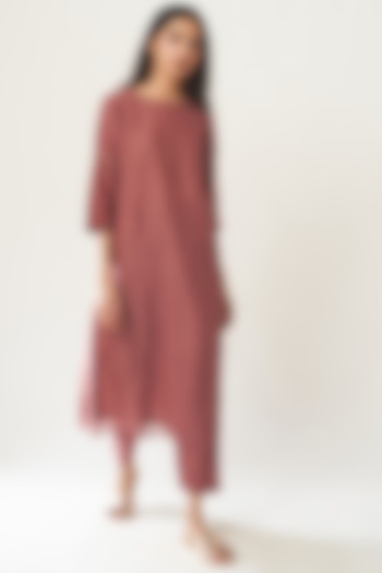 Dark Old Rose Pink Embroidered Kurta Set by Dot at Pernia's Pop Up Shop