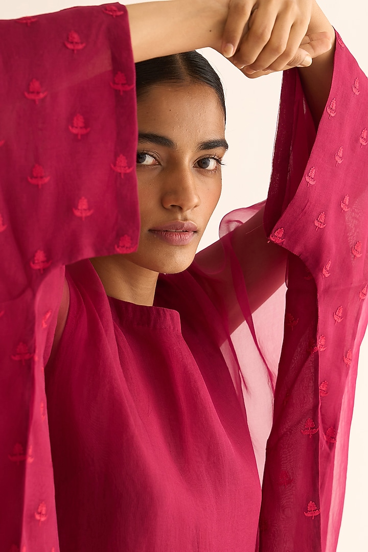 Crimson Pink Organza Hand Embroidered Kaftan Set by Dot at Pernia's Pop Up Shop