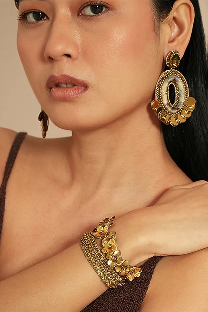 Gold Glass Beaded Bracelet by Deepa Gurnani at Pernia's Pop Up Shop