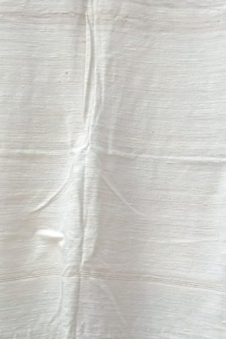 Off White Handwoven Dupatta by Dipika Kakati at Pernia's Pop Up Shop